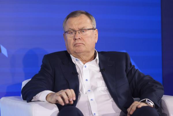 Глава ВТБ дал совет, куда вложить 1 млн рублей