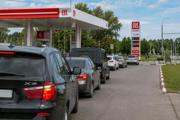 фото KONKURENT |  С 1 августа заправиться станет сложнее? Разбираем новые правила для водителей