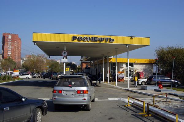 Это произошло. Власти решили заправить АЗС «плохим» бензином